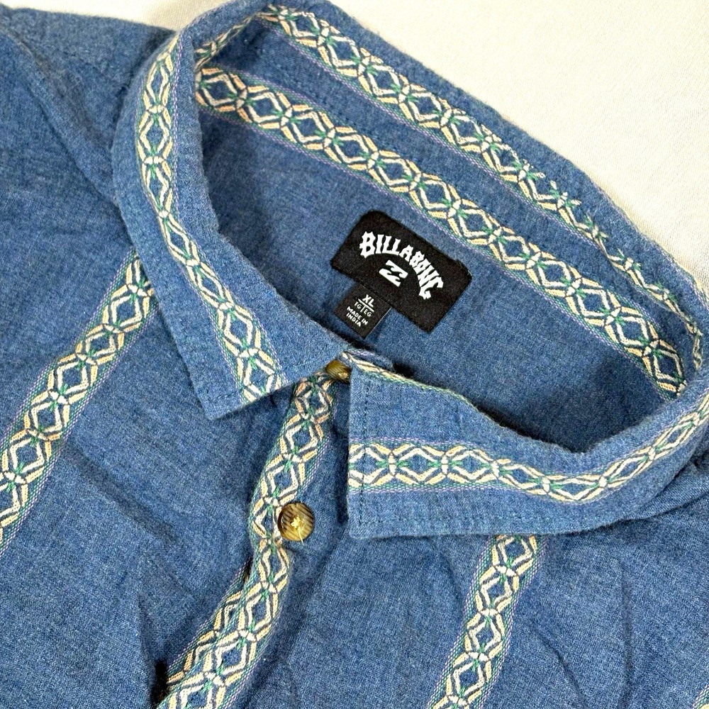 Billabong Button up Shirt Mens XL Blue Striped Cotton Woven Short Sleeve Casual